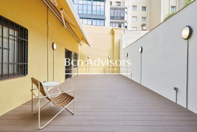 Beautiful brand new refurbished flat with large terrace in the centre of Barcelona