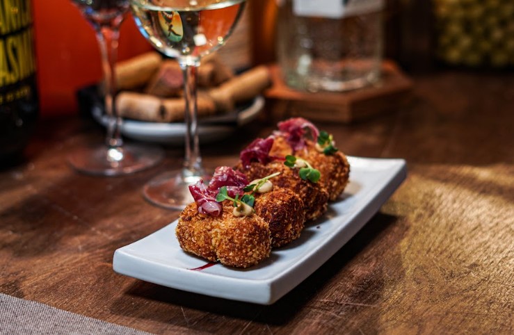 tapas de croquetas en barcelona