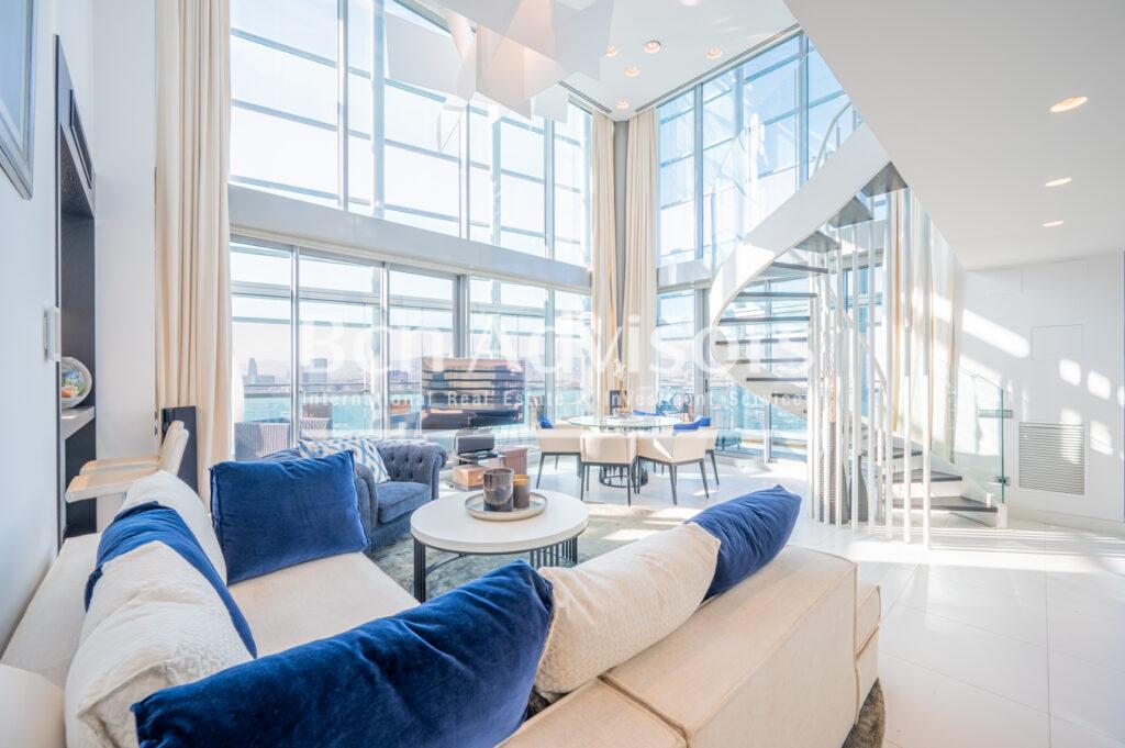  Impresionante ático dúplex con terraza y vistas panorámicas en Diagonal Mar 